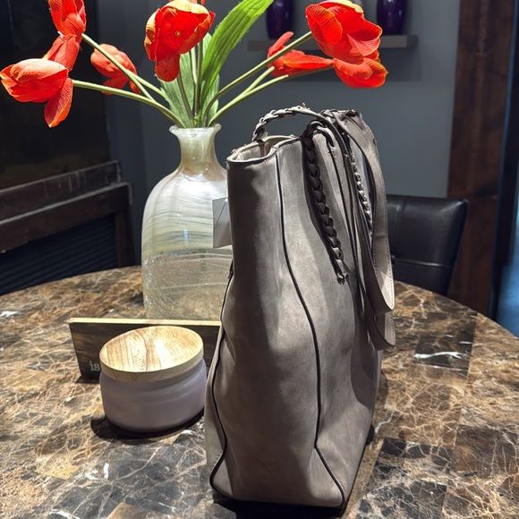 Large Brown tote/pocketbook or can be used d for laptop bag. (15 w x 13 L x6 D) - Picture 5 of 11